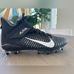 NWOB Nike Men’s Alpha Menace Pro 2 D Football Cleats